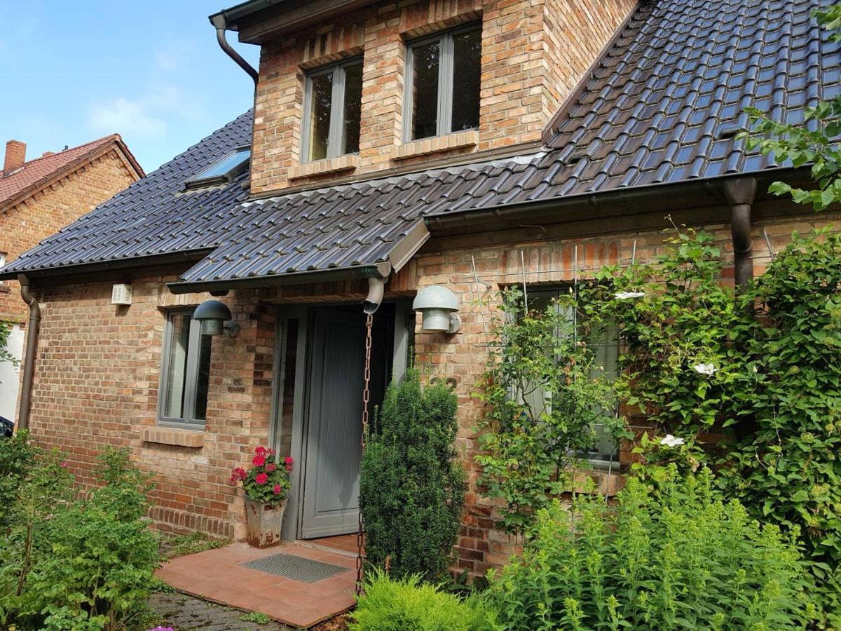 Grosse Wohnung / Haushaelfte In Peetzig Am See Angermunde Bagian luar foto