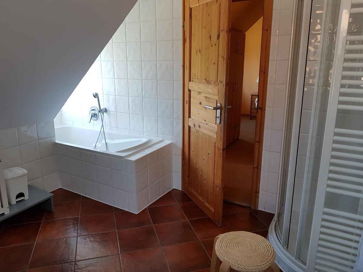 Grosse Wohnung / Haushaelfte In Peetzig Am See Angermunde Bagian luar foto